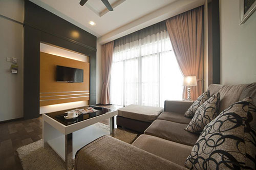 One Bedroom Suite Queen Living Room